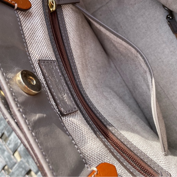 ❤️Dooney and Bourke EUC tote bag. - Picture 10 of 16